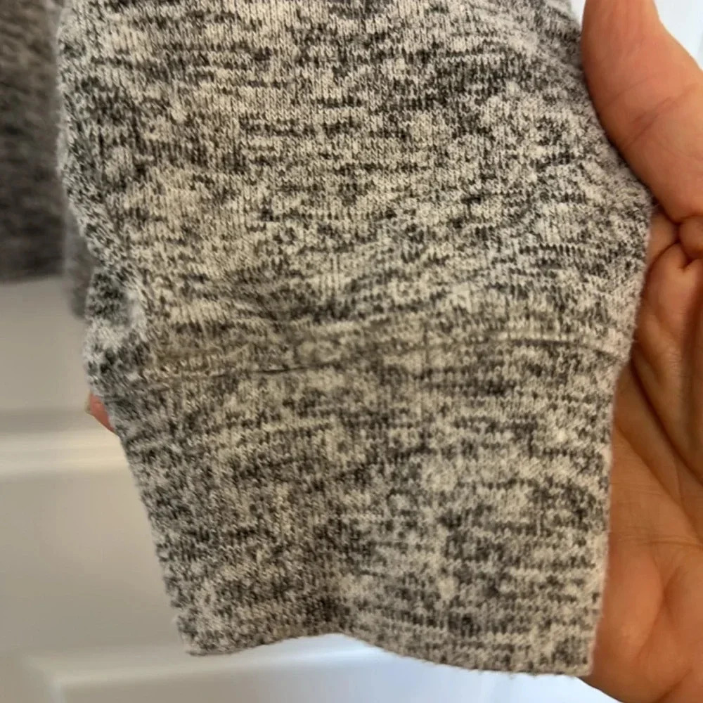 Athleta Mindful Pullover, Light Grey Heather SIZE Medium - Picture 5 of 11
